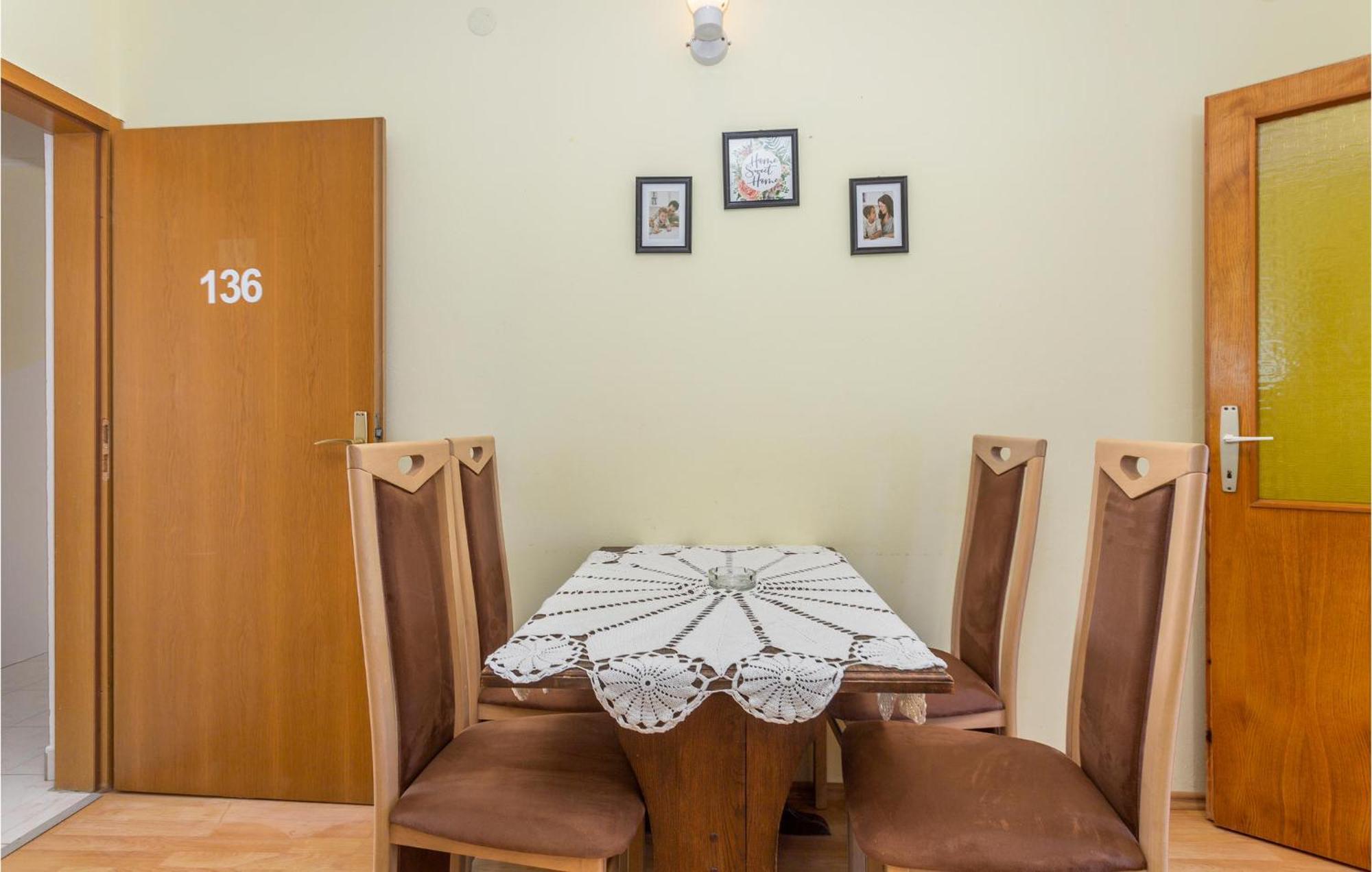 Awesome Apartment In Stara Baska 1 With Kitchen Stara Baška Exterior foto